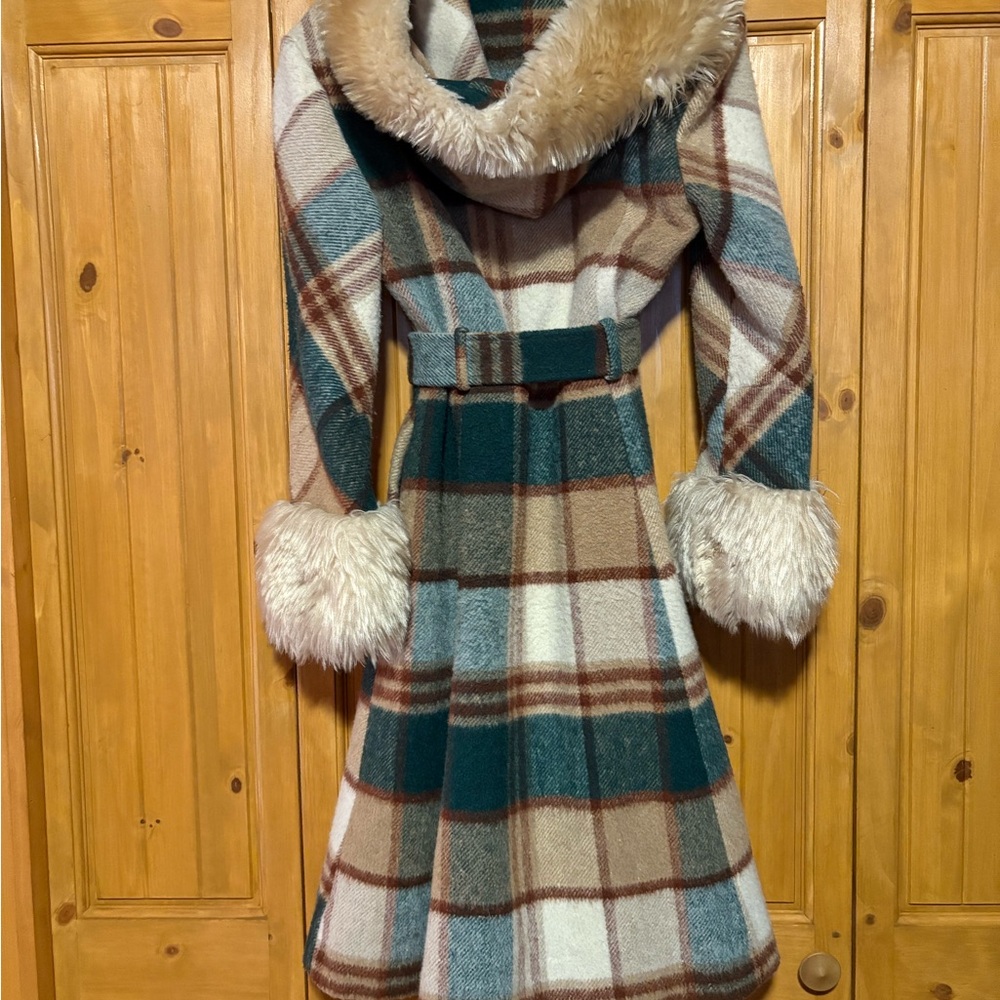 Vintage Plaid Coat with Faux Fur Trim. Small